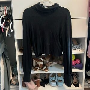 Aritzia Wilfred crop top sweater